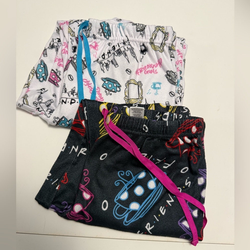 Bundle of 2 Pair Of Friends Sleep Pants Size Medium